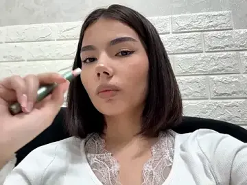 Stripchat Live Sex Cam of MarylnMonnier