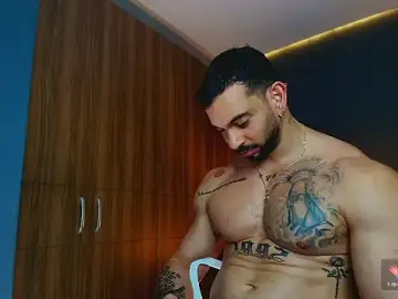 Stripchat Live Porn of massimo_visconti
