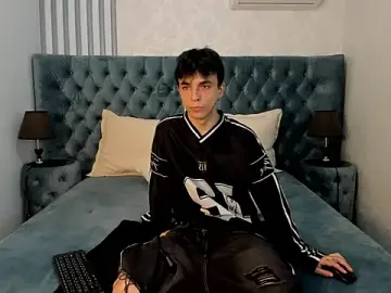 Stripchat Best live sex cam show of ClarkBev
