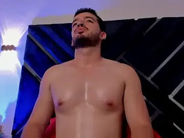 Stripchat Watch Live Sex Cams of Logan_Wolf-js