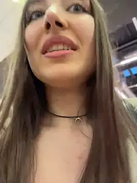 Stripchat Live Sex Cam of ICrazyOneIRL