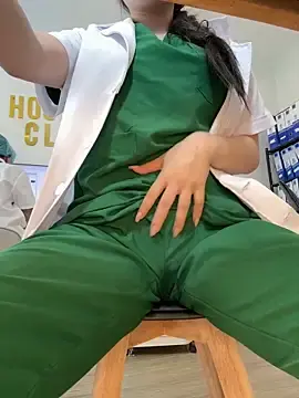 Stripchat Live Sex Cam of secretly_masturbating
