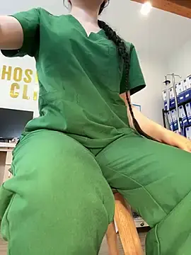 Stripchat Free Porn Cam of secretly_masturbating