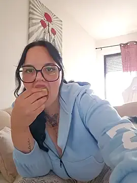 Stripchat Sex Cam of JUJUICY-