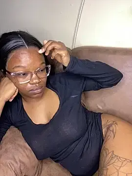 Stripchat Watch Live Sex Cams of YummyMelanin117