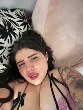 Stripchat Live Porn of horny_roomiess