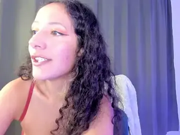 Stripchat Sex Cam of Lucia_Fuster