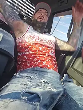 Stripchat Free Live Porn of Beardedtattood
