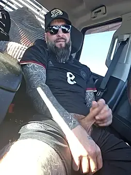 Stripchat Live Sex of Beardedtattood