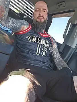 Stripchat Live Sex Cam of Beardedtattood