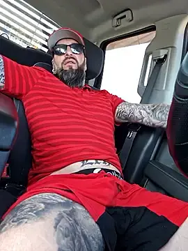 Stripchat Live Sex Cam of Beardedtattood