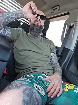 Stripchat Live Sex Cam of Beardedtattood