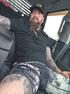 Stripchat Live Sex Cam of Beardedtattood