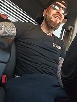 Stripchat Free Live Porn of Beardedtattood