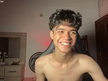 Stripchat Sex Cam of OopsAgain_