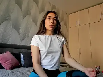 Stripchat Live Sex Cam of Bambiii_bby