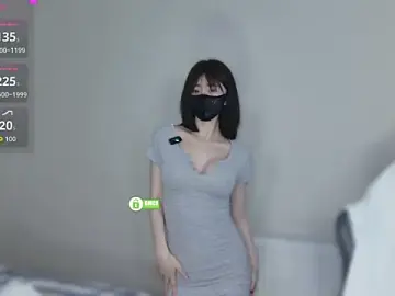 Stripchat Live Sex Cam of 476952-