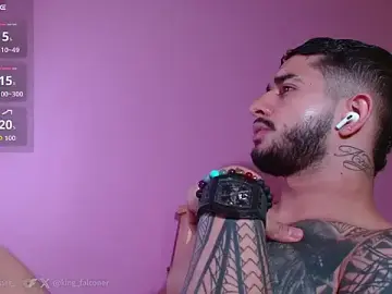 Stripchat Sex Cam of king_falconer