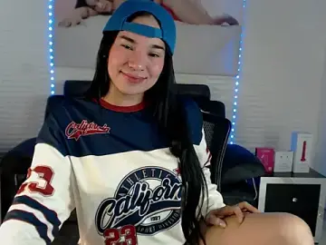 Stripchat Nude Webcam of Lolitta_xxx