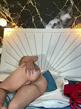 Stripchat Live Sex Cam of scarlett_sexx69