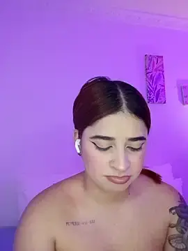 Stripchat Free Porn Cam of martina_connor1