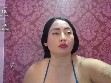 Stripchat Live Sex Cam of juliana_diaz