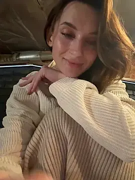 Stripchat Free Live Porn of -AngelAri-