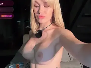 Stripchat Live Sex of Golden_Aline