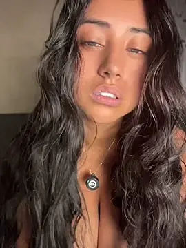 Stripchat Best Webcam of Valentinne_z