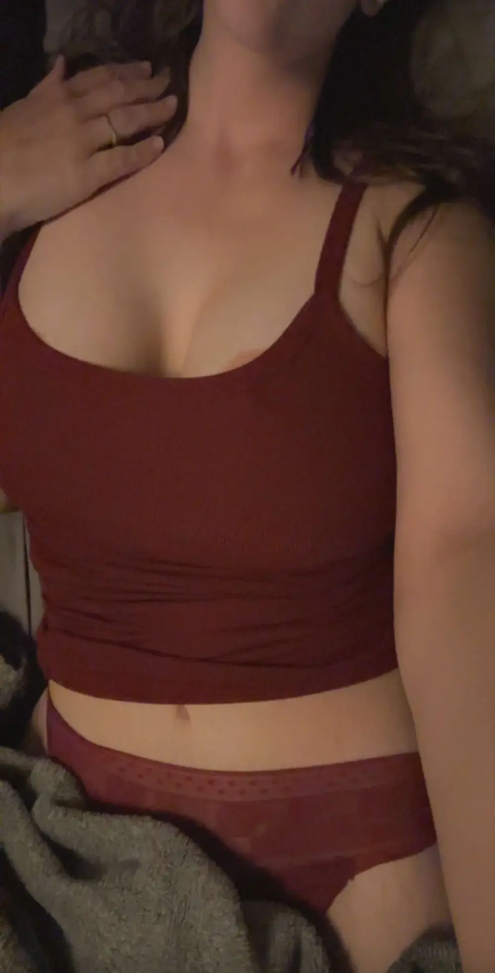 TheBustyHouseWife