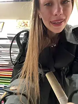 Stripchat Free Porn Cam of Olivia_Jemison