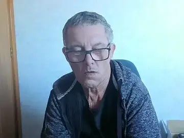 Stripchat Live Sex Cam of daddy_man