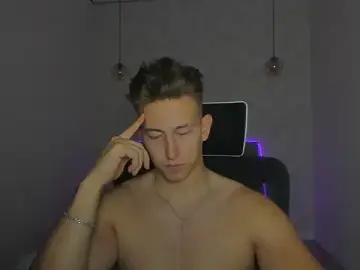 Stripchat Adult Webcam of find0m_master