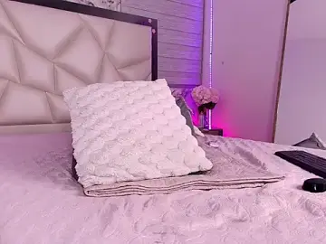 Stripchat Free Porn Cam of kendal_rossi