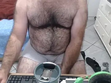 Stripchat Live Sex Cam of MysterBearMG