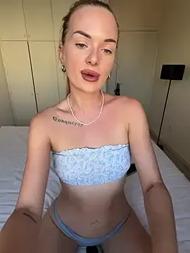 Stripchat Sex Cam of ElenaRebelle