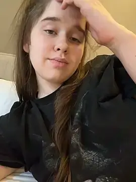 Stripchat Live Sex Cam of HornyGirlH