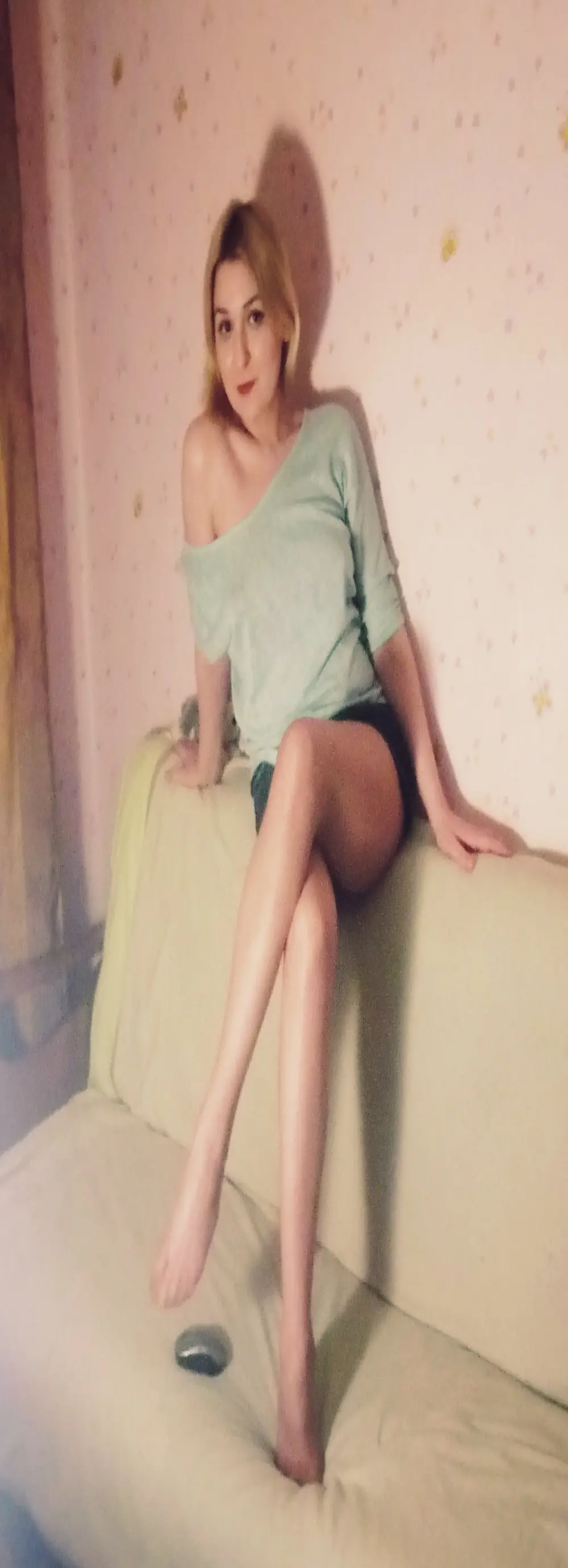 Bonnie_kisses