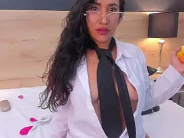 Stripchat Adult Webcam of emilly_sweett