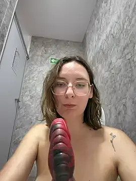 Stripchat Live Sex Cam of The_Snowwhitee