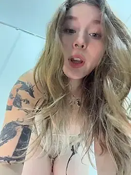 Stripchat Sex Cam of _NotYourSlut_