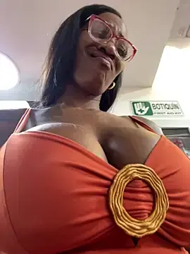 Stripchat Watch Live Sex Cams of Bustykeyla