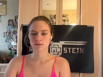 Stripchat Live Sex Cam of Codi_Rostersy
