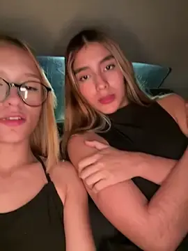 Stripchat Live Sex Cam of Lucy_lu01