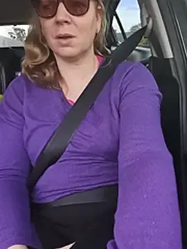 Stripchat Free Porn Cam of l4dyc4pricorn76
