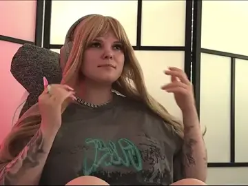 Stripchat Live Sex Cam of LikaBerry1