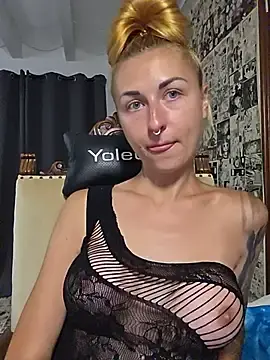 Stripchat Live Porn of kylie_blck