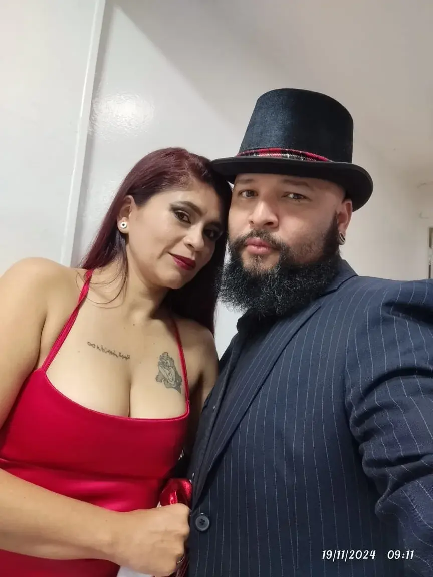 DARK_COUPLE01