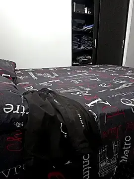 Stripchat Free Porn Cam of eliclasss