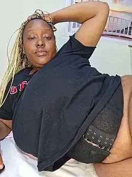 Stripchat Free Porn Cam of Thasha8